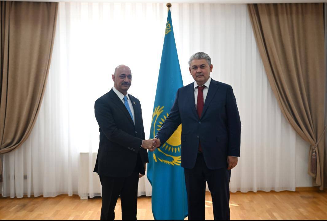 MFA_KZ's tweet photo. 🇰🇿🇴🇲 Kazakh Foreign Minister Received the Omani Ambassador upon Completion of His Diplomatic Mission

https://t.co/Rh36UKNDdo https://t.co/kEOnplnV2q