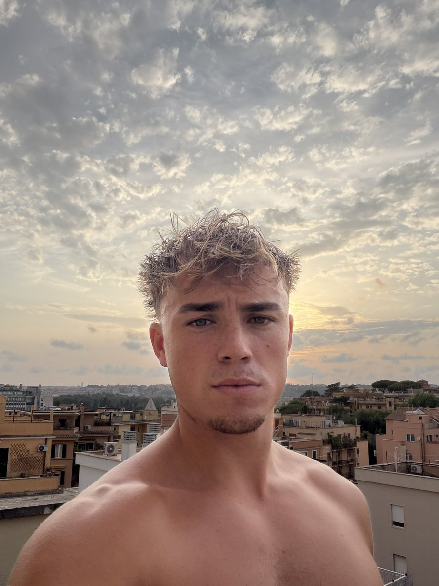 masterchad17's tweet photo. Florence for 1 night today then Milan for 1 night next day. Get ready for your king 🇮🇹 https://t.co/N43StecC5s
