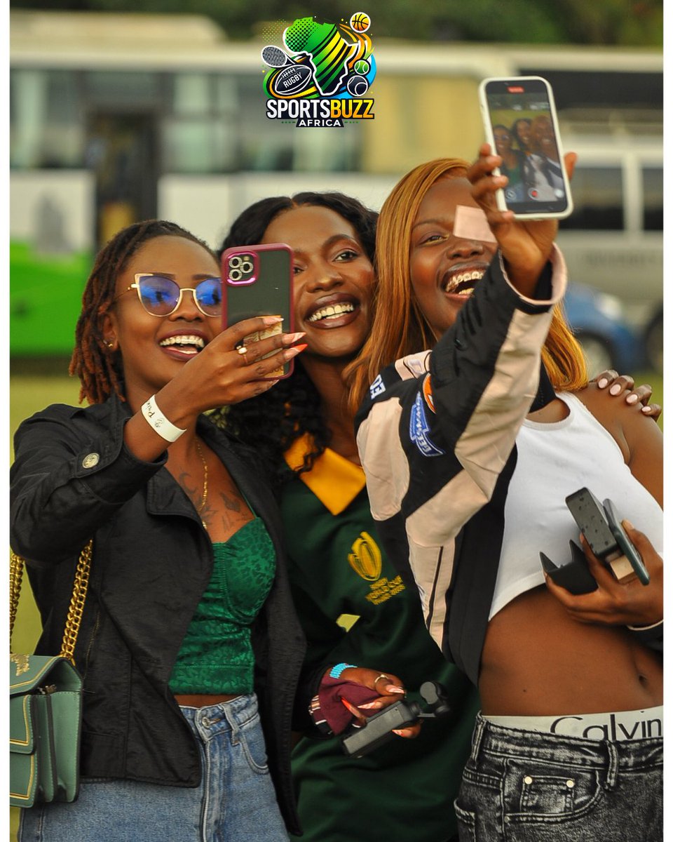SportBuzzAfrica's tweet photo. #Prinsloo7s Post Cards. Fans Cam📸

1st leg of the SportPesa Rugby 7s National Circuit held at Nakuru Athletics Club on 25-26th July. And the fans brought the energy and glamour. https://t.co/80xMVRMpyT