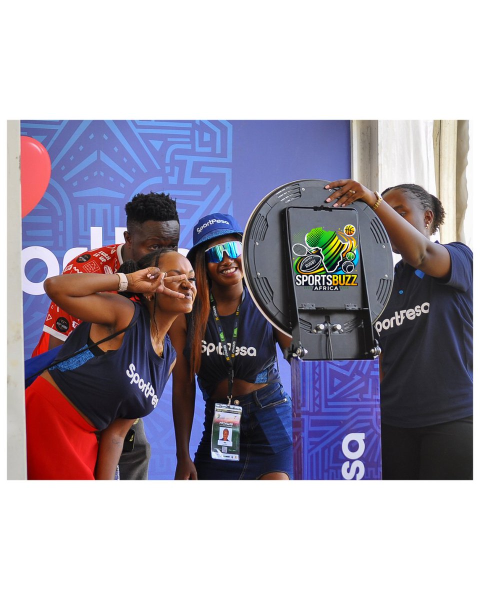 SportBuzzAfrica's tweet photo. #Prinsloo7s Post Cards. Fans Cam📸

1st leg of the SportPesa Rugby 7s National Circuit held at Nakuru Athletics Club on 25-26th July. And the fans brought the energy and glamour. https://t.co/80xMVRMpyT