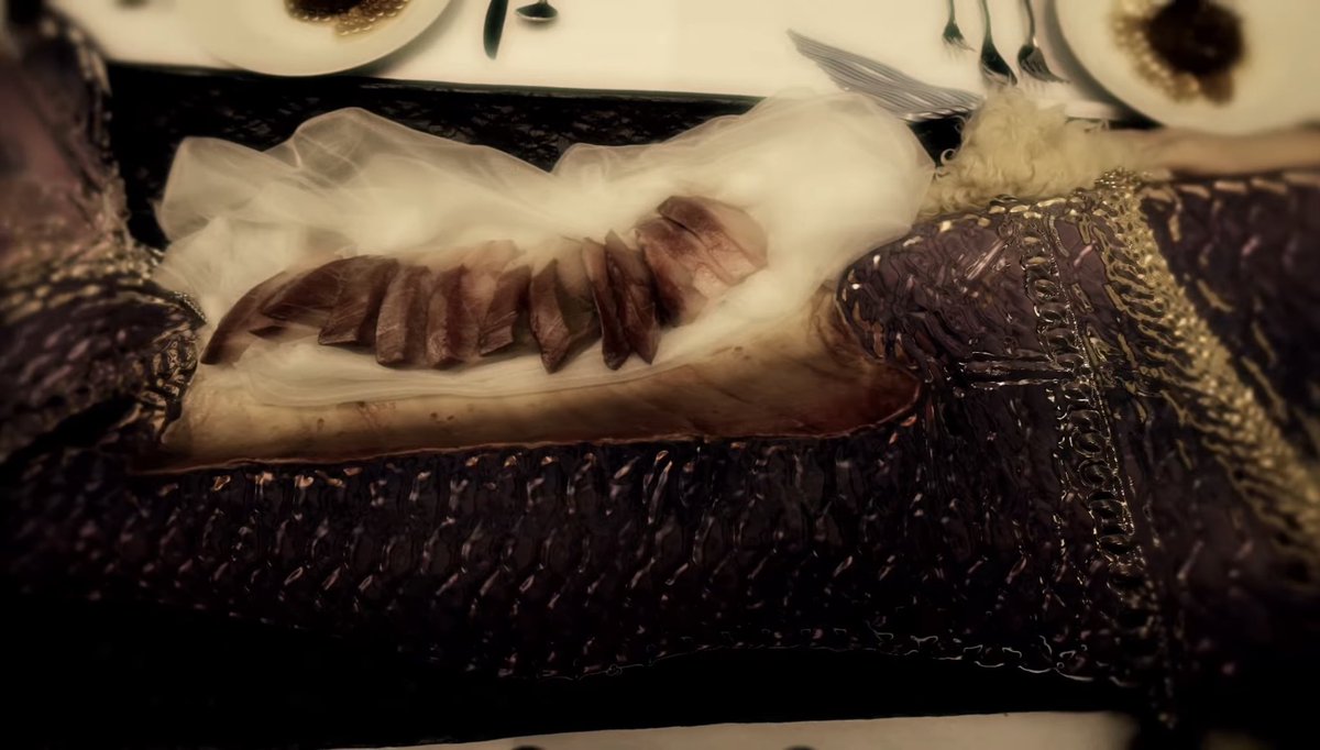 mash__marrow's tweet photo. ちいかわの映画は人魚を食べるストーリーらしく…
DIR EN GREYの鱗じゃないか https://t.co/u7q0RcRsma