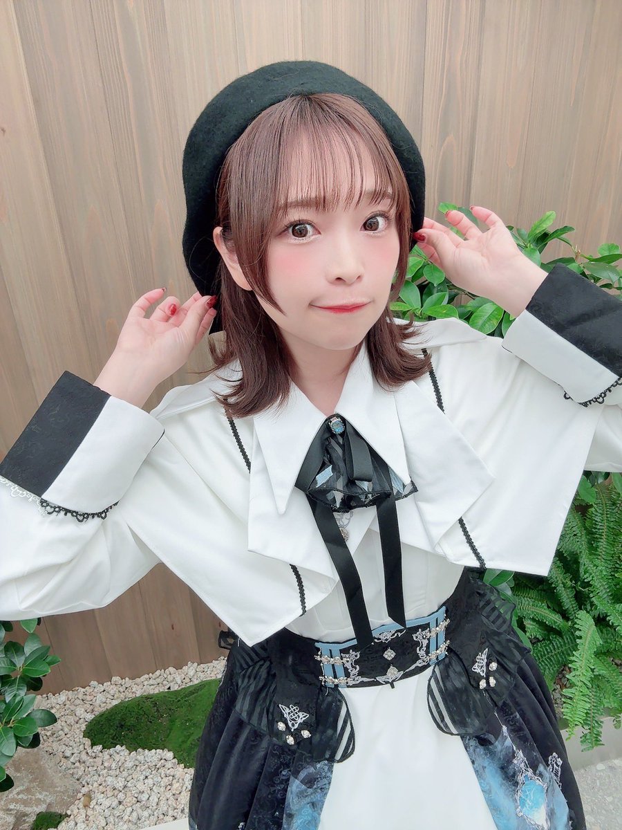 koyamamomoyo's tweet photo. 8月22日(土)開催
ファンミーティングin香港💖

チケット発売中( ᗢ̈ )ʺ̤ 

キービジュアルの衣装可愛いでしょ⁉︎ https://t.co/PTEMlrzNnT