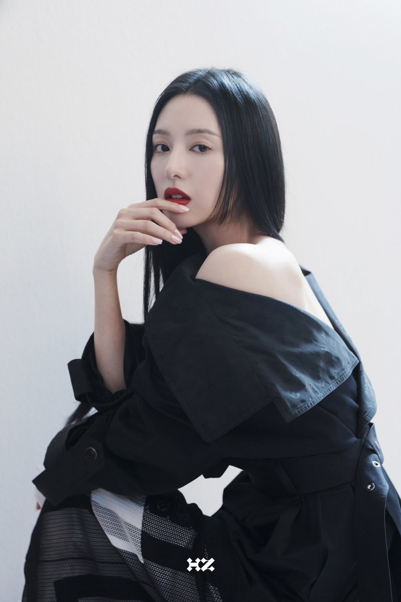 jiwoncloset's tweet photo. Jiwon wearing the Louis Vuitton Monogram Accent Short Trench Coat (but in reverse!) in her Allure shoot 🤍 https://t.co/7GnCiXjCaf
