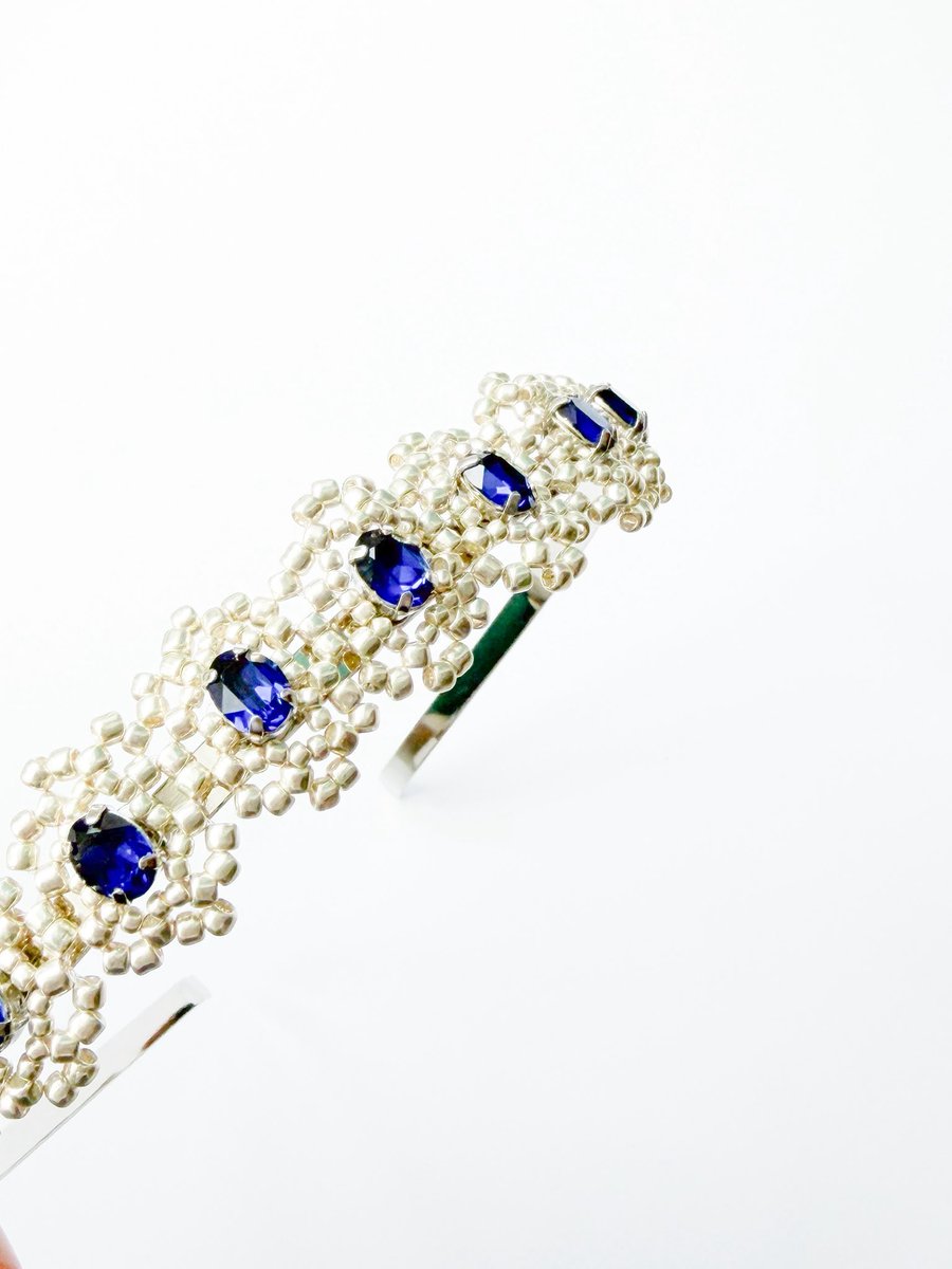 BukimuraH's tweet photo. 私は
どおおぉしても
★の姫に
自分が作った姫ティアライメージのカチューシャをつけて、お出かけして欲しい

という願いがあるのだが…
夜光の姫、如何だろうか…🥺
boothに載っけたらお迎えしてくれませぬか…

ムーンライトって名前のキラキラのクリスタルもゆらゆらさせちゃう！ https://t.co/pFS95PWsRB