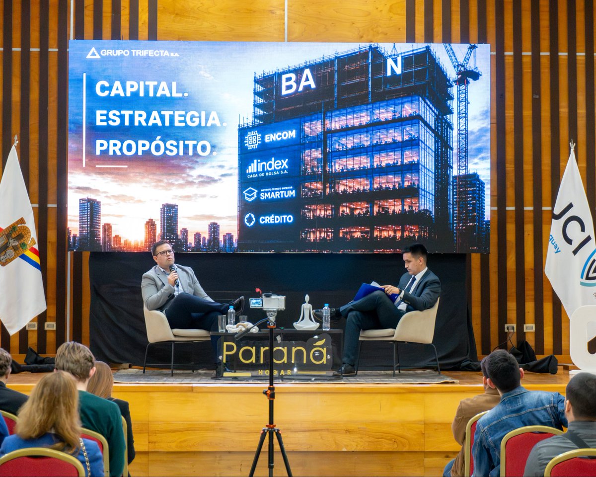 FernandoVeron5's tweet photo. Esto fue el CEO Forum 2026. Gracias a cada líder que subió a ese escenario, a cada persona que eligió estar en esa sala, y a todo el equipo que hizo posible esta noche. Itapúa tiene mucho para dar, y esta noche lo demostramos. https://t.co/GNsFhd17uC