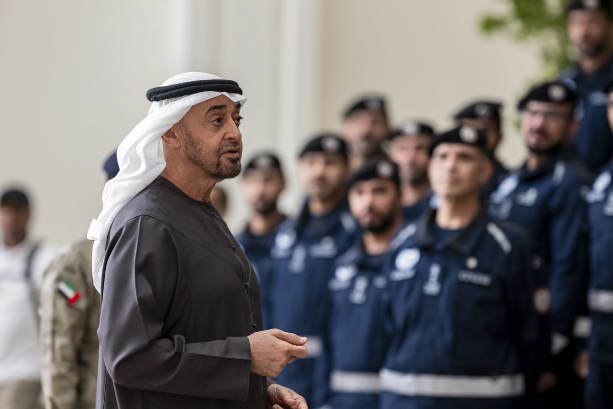 Mohammad_ae's tweet photo. #رئيس_الدولة يستقبل فريق الإمارات للبحث والإنقاذ ويشيد بجهودهم الإنسانية العالمية https://t.co/hLiN68wMa0