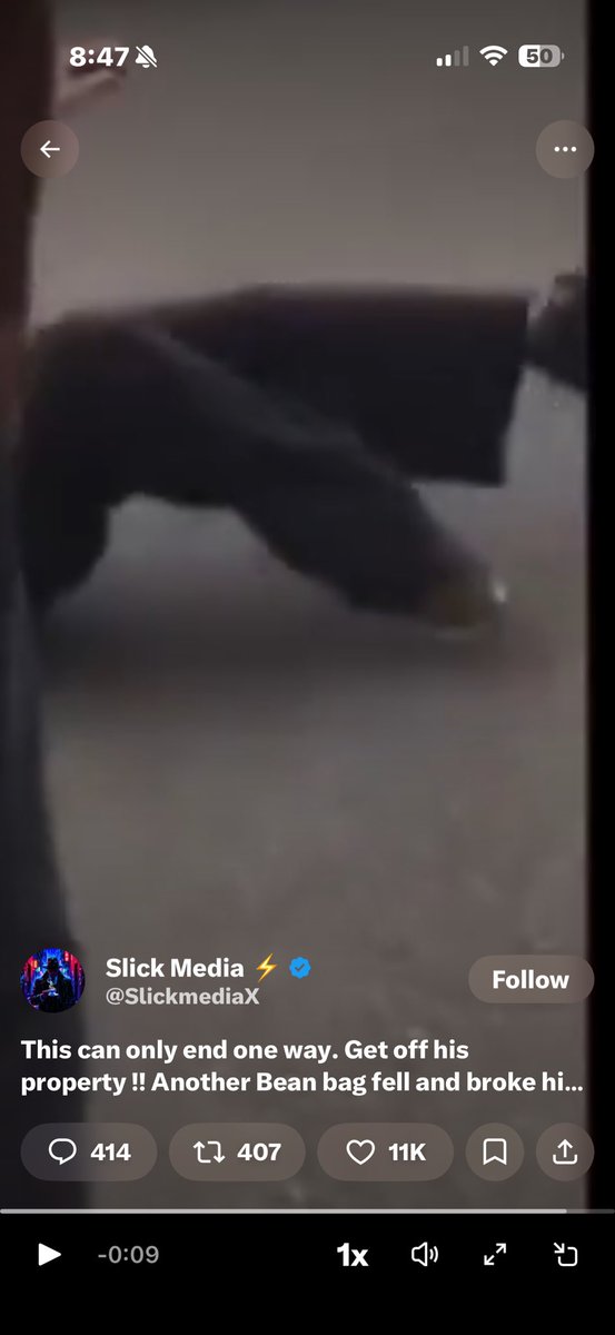itsnolimit22's tweet photo. @SlickmediaX He definitely broke his ankle😭 https://t.co/vv21z8cJSA