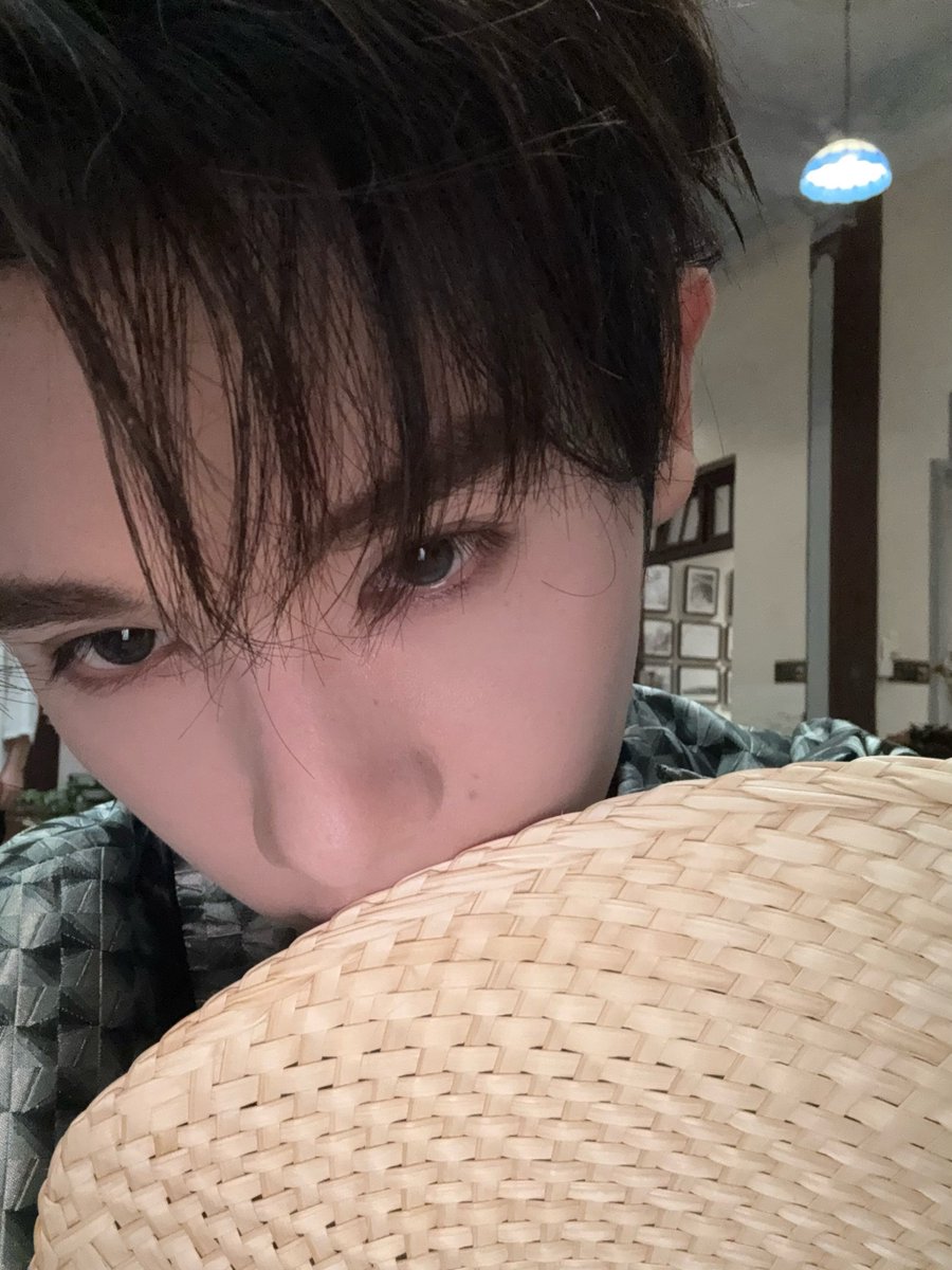 Pimchan75454126's tweet photo. 27.07.2026 | #高卿尘Nine • weibo (chaohua)

👑: 在不发就旧了 ​​​

🔗https://t.co/dwJqhwwMDt

#นายท่านกรชิต #นายกรชิต #เกาชิงเฉิน
#NineKornchid #GaoQingchen #高卿尘 https://t.co/7nFYjb7h8g