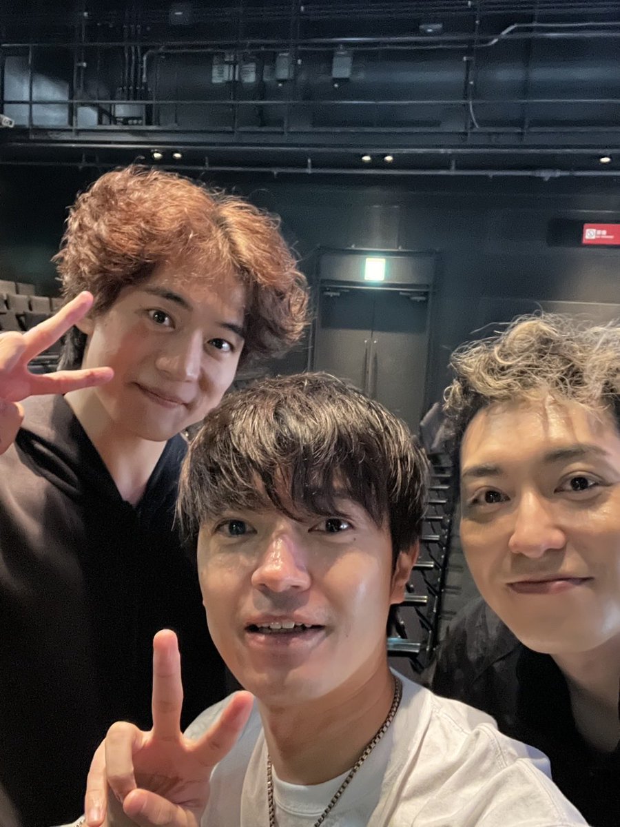 KentoTomioka_78's tweet photo. 実は高田がイソップを観に来てくれていました！！今日も現場で色々と話をしたんだけれど、すごい楽しんでくれたみたいで嬉しい感想をたくさんくれました…ありがとう…🥹
旧知の仲である一馬くんと共に📸

#イソップ https://t.co/eDtQXp2YtK