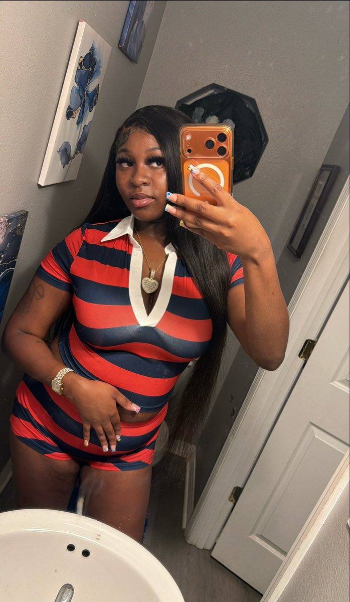 missbackdoee's tweet photo. #1ofnone #reallyher #getyouame #canthaveme #putup https://t.co/RPmSxajtkl