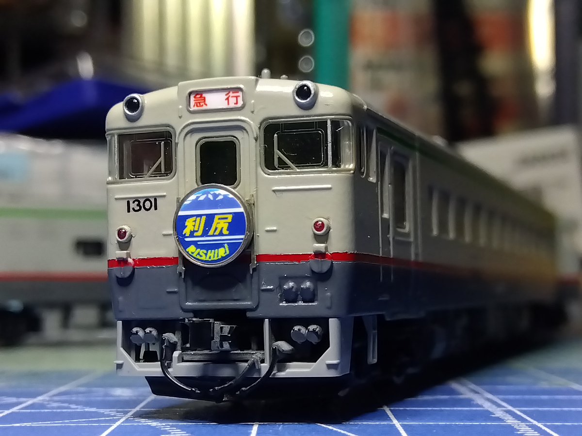 harusawa4298's tweet photo. キハ400・480とヘッドマークはステーを介して幌・幌枠に取り付けるので
トレジャータウンさんのパーツがオススメ
急行幕はイメージ的には文字が離れてるので鳳車両さんのキハ40用がピッタリ（個人的感想） https://t.co/jxB8Ttgr7D