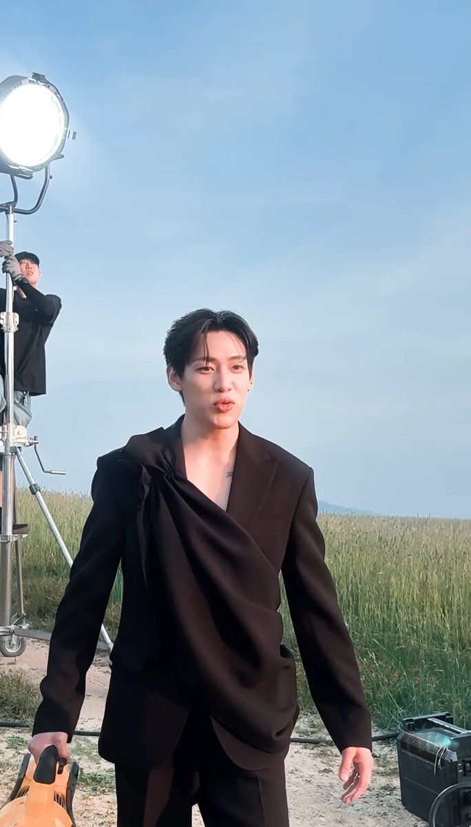 tophattaew's tweet photo. เอาจริงชุดดำแอบสวยอะเธอ☺️

#JANUAXBAMBAM 
#JANUASCENTSOFSOUL 
#BamBam #뱀뱀 https://t.co/xKS83tUdsV