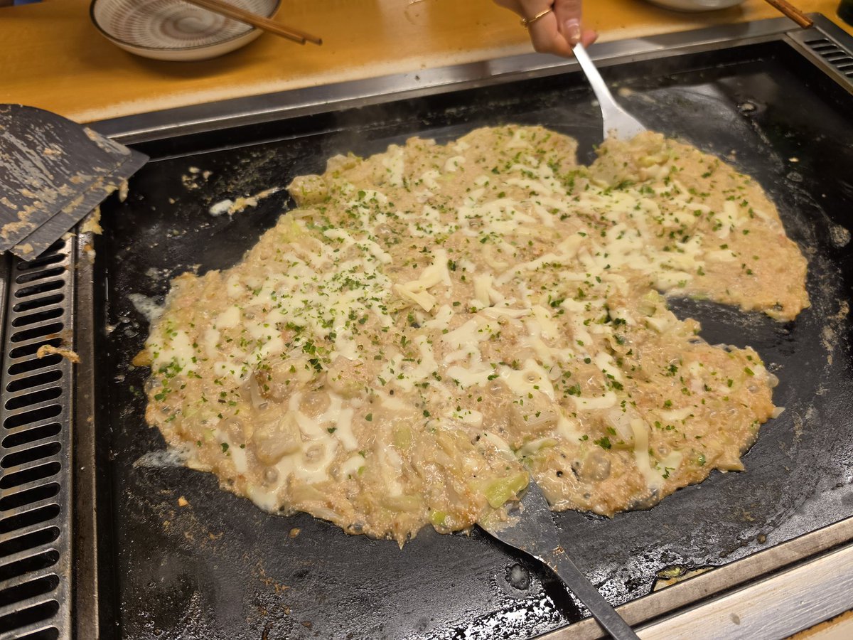 sserapics's tweet photo. #HUHYUNJIN weverse dm update 

: We ate tart earlier
: It was so delicious I almost rolled my eyes
: It was really so delicious
: Monjayaki?
: Is that right? https://t.co/cazVbrAoBA