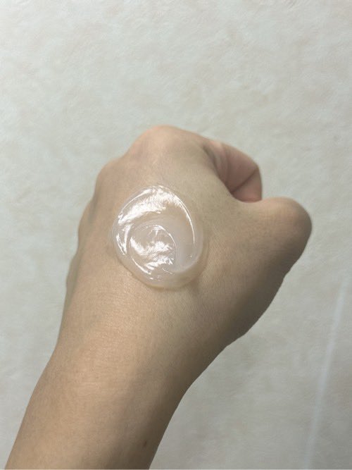 minaimononedari's tweet photo. 【TikTokライブでバズったわかめマスク】

NATURIA(@naturia_jp)様より
ノーリッシングマスクをいただきました💠

シャンプー後に洗い流してる時から
とぅるんとした手触り！
オイルとか無しで乾かしてみたけど、
指通りも良くて手触りも柔らかい🫧

#PR #NATURIA #ヘアマスク #ノーリッシングマスク https://t.co/kAQmyHyhEn