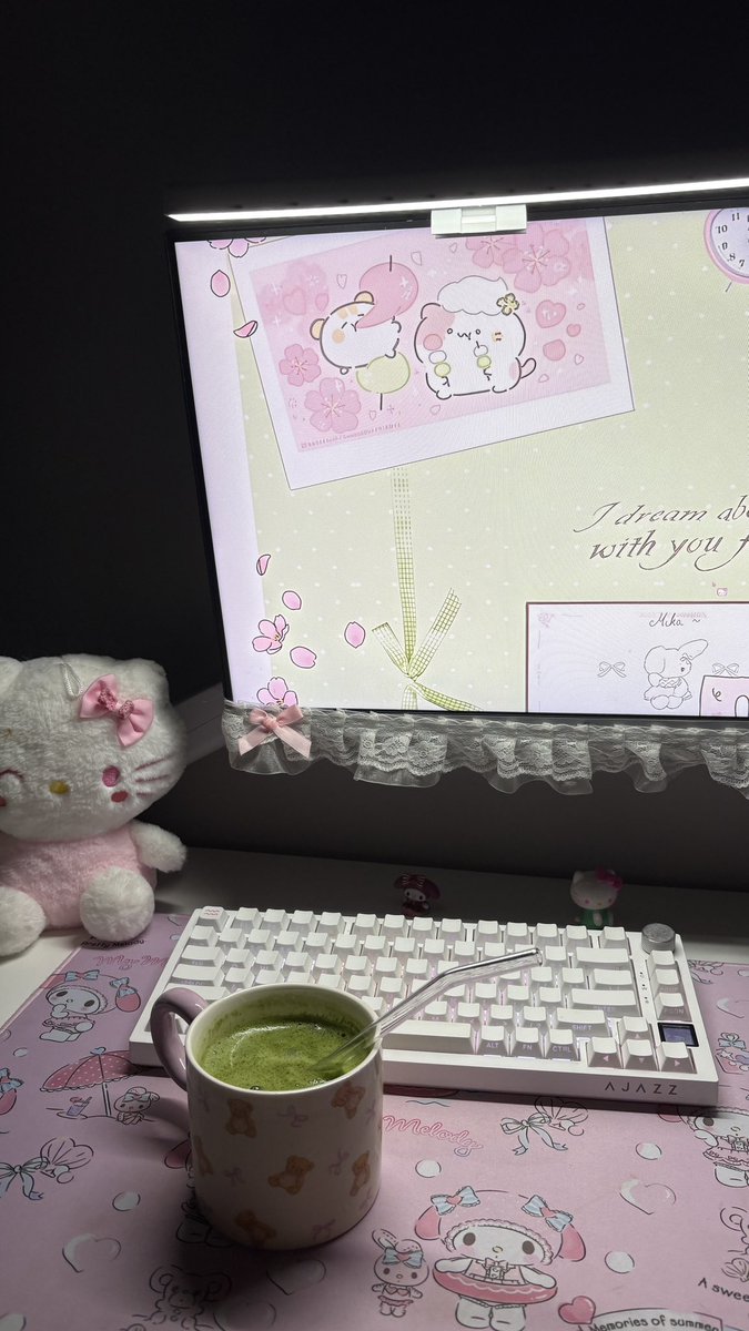 1PrettyClara's tweet photo. Hi 
💋☁️💗🍓💓🌸🪽 https://t.co/RGTlwZ3ZXe