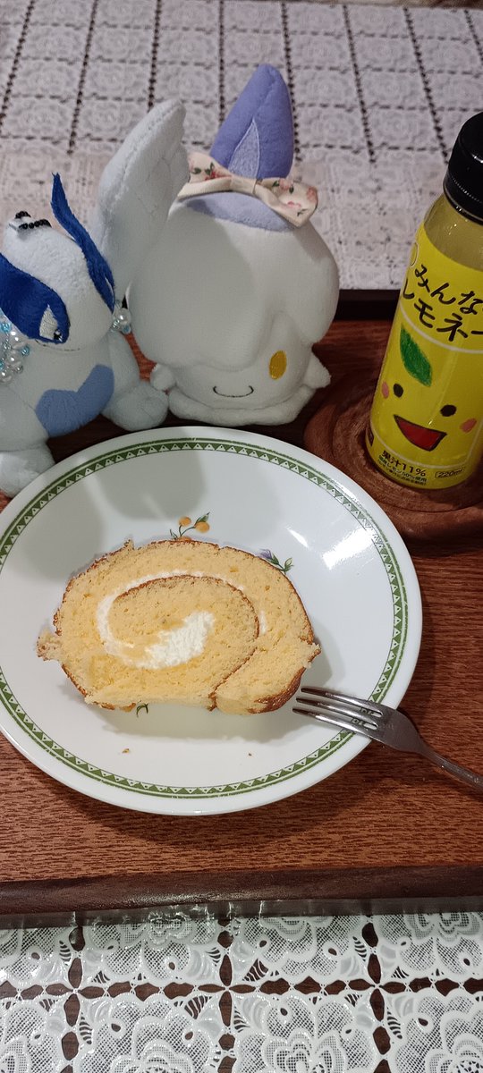 aaaaaaaa790731's tweet photo. 休肝日の贅沢　こだわりロールケーキ　レモネード https://t.co/delMrTXCyT