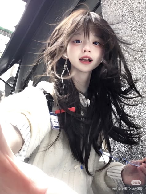 ATCHB's tweet photo. Caught city vibes in a cozy chic selfie effortless hair, warm knit, and a street-ready look
ihK https://t.co/TpthpKAsUf
