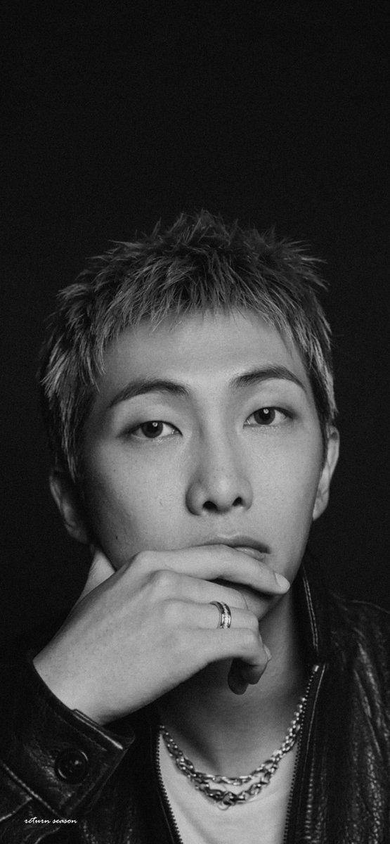 return_season's tweet photo. ARIRANG X HYPE BEAST 남준

2340*5064 https://t.co/JED86Yu1B9