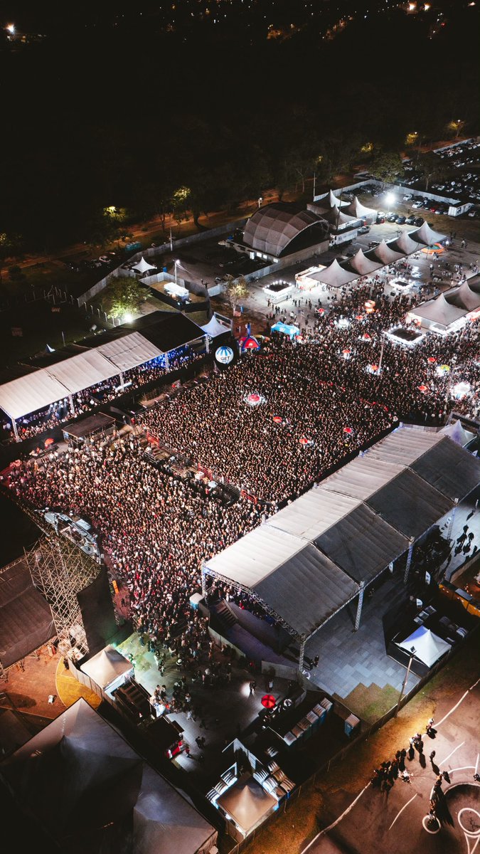 MaiaraMeM's tweet photo. A sensação é de que saímos do show em Pindamonhangaba-SP, com as energias recarregadas, de tanto carinho e bons sentimentos que recebemos de um público tão especial que lotou a arena.🥰❤️ https://t.co/7CVZfy2kgz