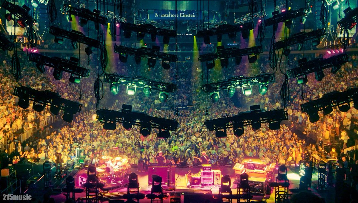 PhishatMSG's tweet photo. Saturday night was lit
#yemsg https://t.co/ijkCgRLhdq
