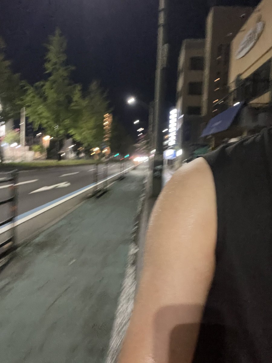 ms_koideru's tweet photo. タンクトップラン

Sはぴちぴちだったので
パタゴニアMサイズ購入
早そうに見えて
キロ6分半ぐらいノロノロです😆 https://t.co/3BqgymjAbC