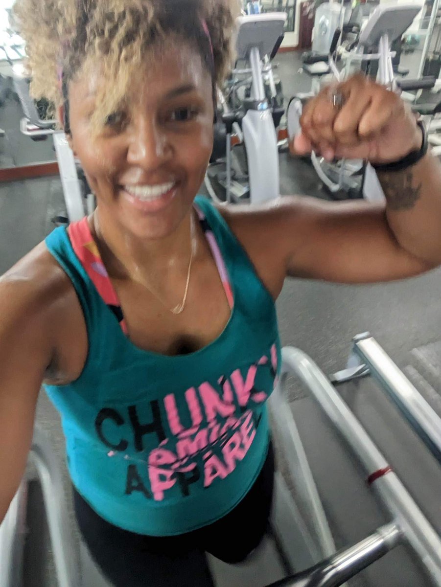 ChunkyFlamingo's tweet photo. It’s #MingoMonday and folks are putting in that work for physical training one way or another! So find some time to get some sweat 😓 in I promise it will make you have a better day! The actual weight doesn’t matter, just put it some work.  #FindYourGrind https://t.co/LUjejp9fP0 https://t.co/TlCO7n0kVk
