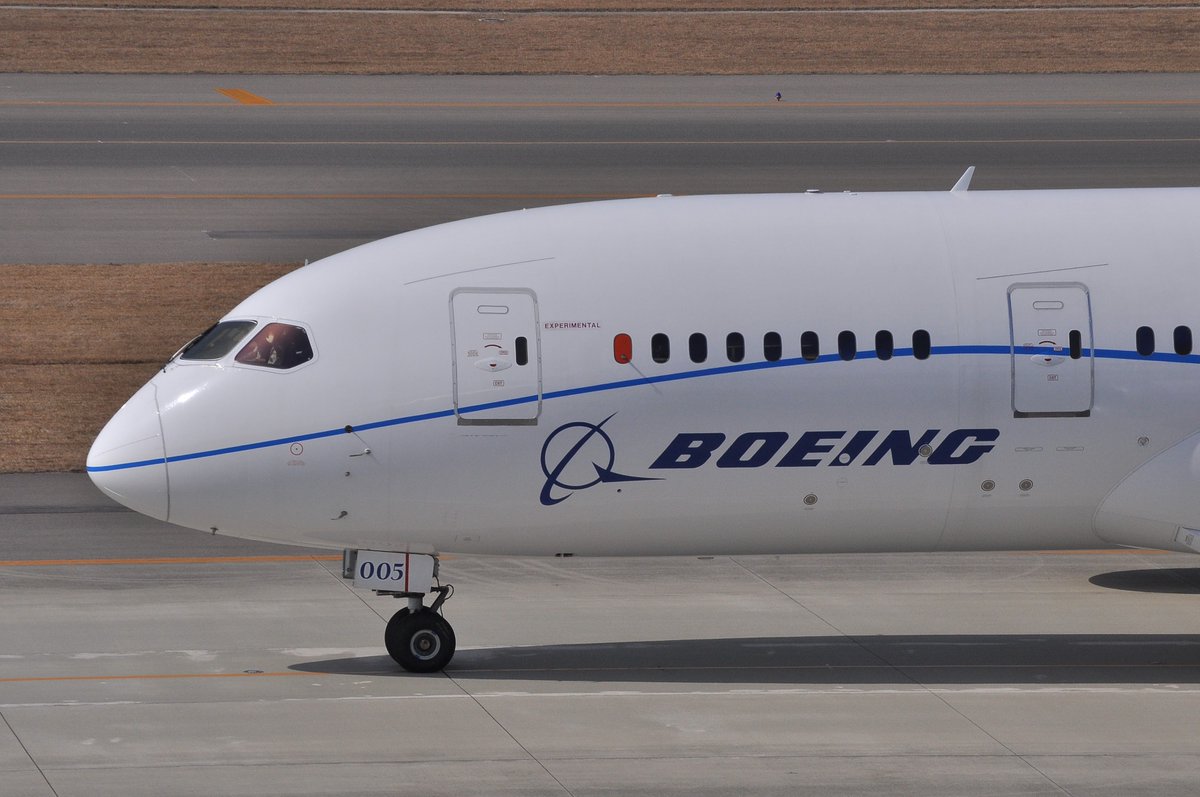 EF65116JRF's tweet photo. #撮ってて良かった写真を公開しなさい
B787デモ機を借りて実施されたJALの乗員訓練 https://t.co/6qOz90jrDP