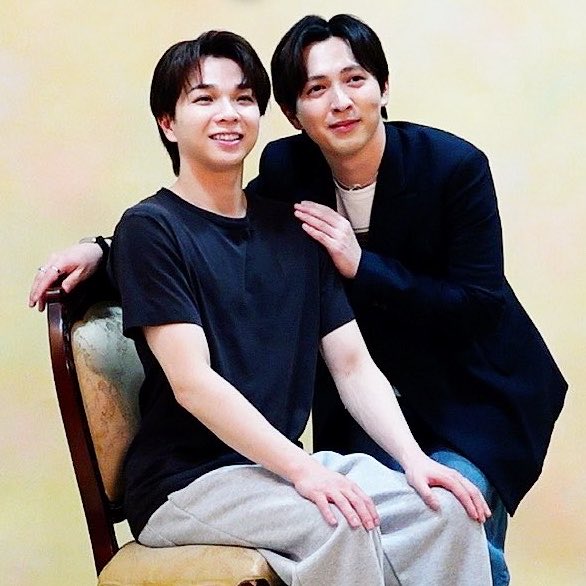 daiteen_'s tweet photo. パパと息子すぎるかも😭かわいい😭 https://t.co/ffPOSCnoll