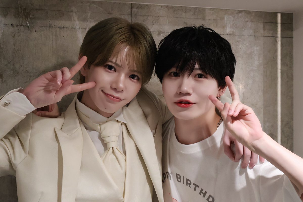 ritsu_peterpan's tweet photo. すきぎゅっちゅっぱ 🤍💛 https://t.co/hSwFLFJ8ZJ