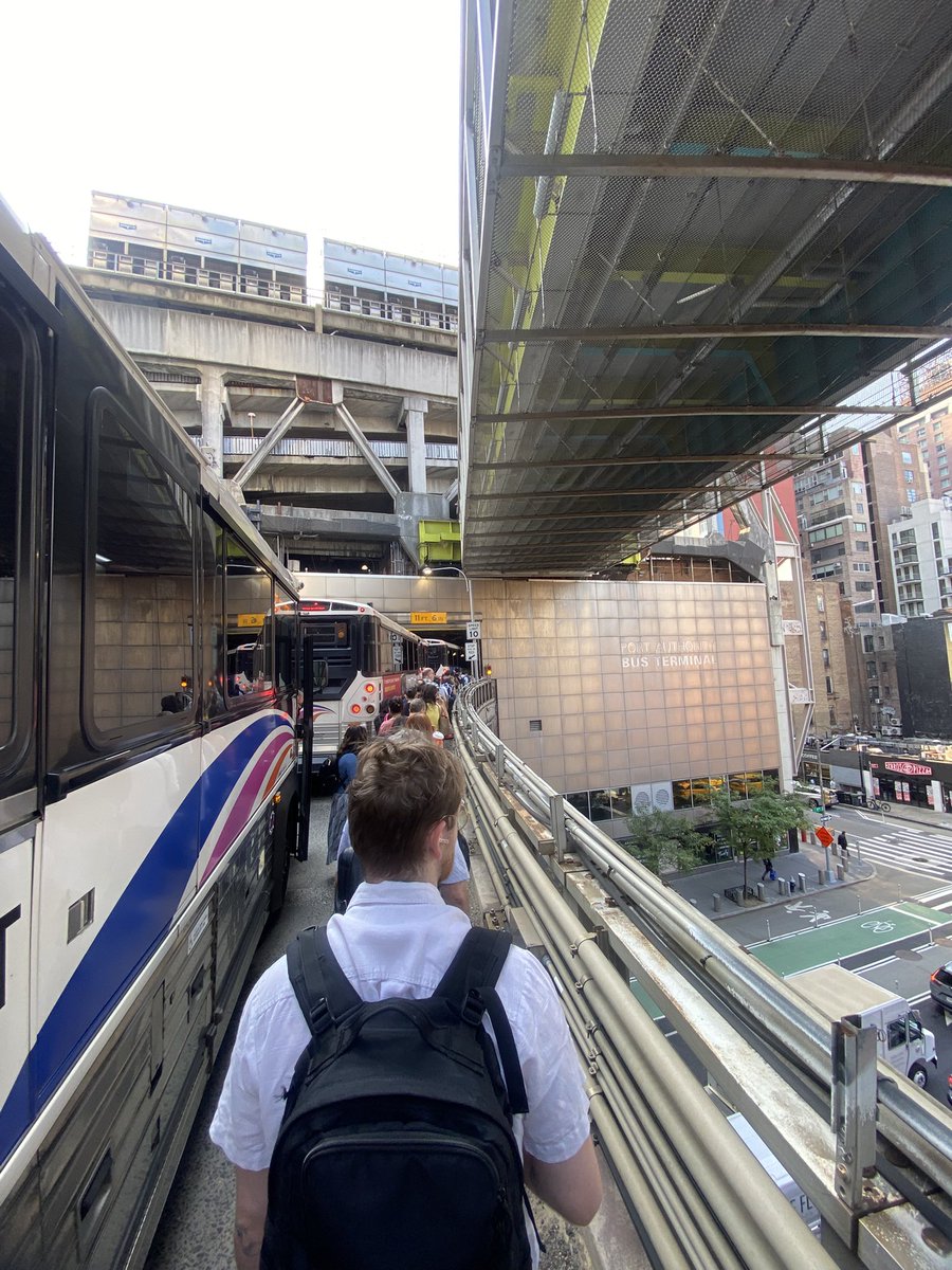 KiddFuture's tweet photo. Nothing says Mondays like this commute with Port Authority delays. @PANYNJ Bus Terminal scenic route. #PortAuthority https://t.co/m1mAmgMWpB