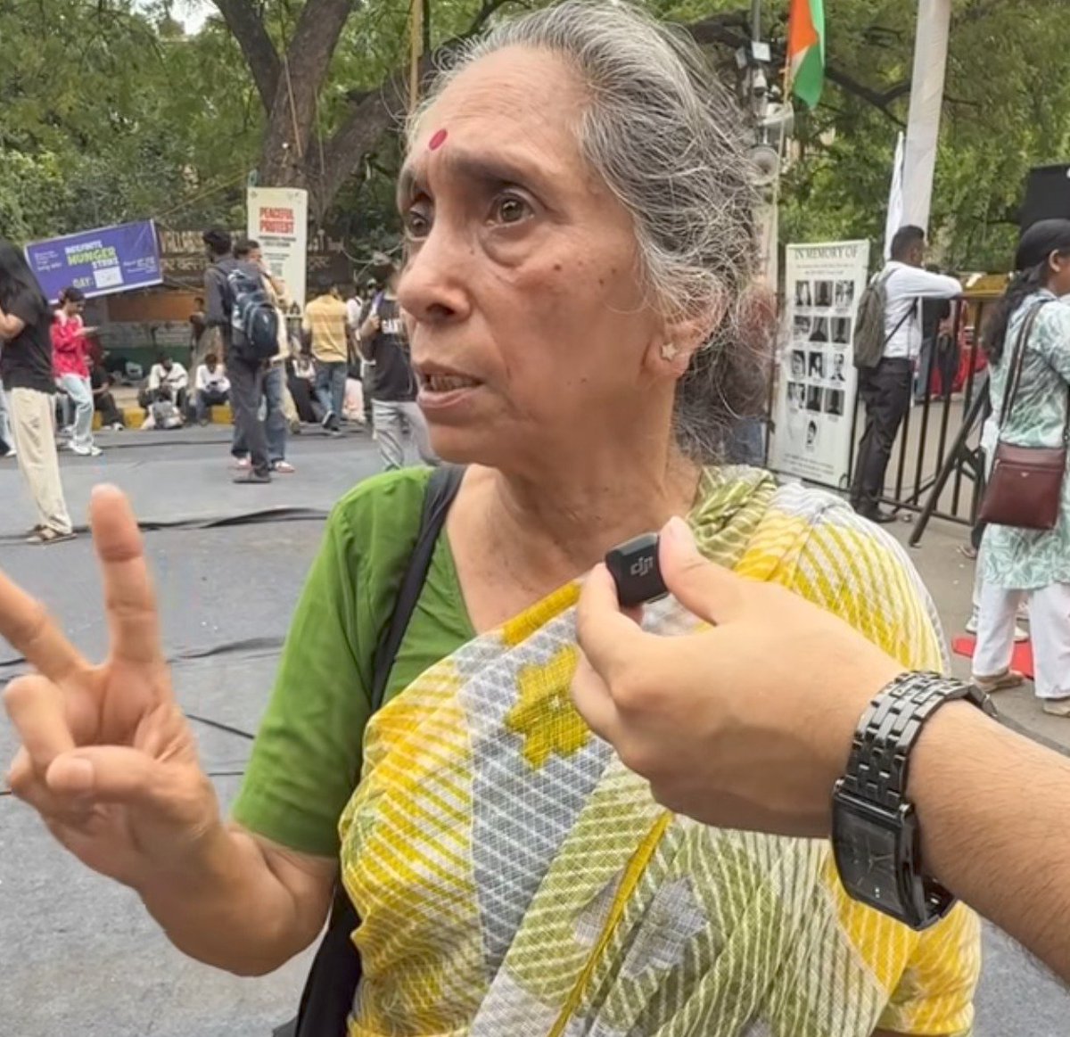 worshipVK's tweet photo. Old OBC woman told the reality behind 75 years of reservation 🚨

"I'm a Yadav woman. My late husband belonged to the SC community. He was very handsome. He received many marriage proposals from his own community as he was IAS but he chose me because I was also very beautiful. Don't judge me by how I look now (laughs)

I'm here for my daughter's child, who is facing hardships in life because of the reservation. My grandchild who's weak in studies got college easily because of it. People here keep talking about discrimination but in many cases, they themselves discriminate. Once some people become financially well, they refuse to marry within their own community and instead look for a girl from the general category

My husband always visited temples, and no one could stop him. It is the poor who face the greatest discrimination, whether they belong to GC or the SC/ST. Reforming the reservation system is the need of the hour."

Every time a wealthy SC person receives the benefit of reservation, a poor from GC loses that opportunity. This is the reality of reservation 🙏