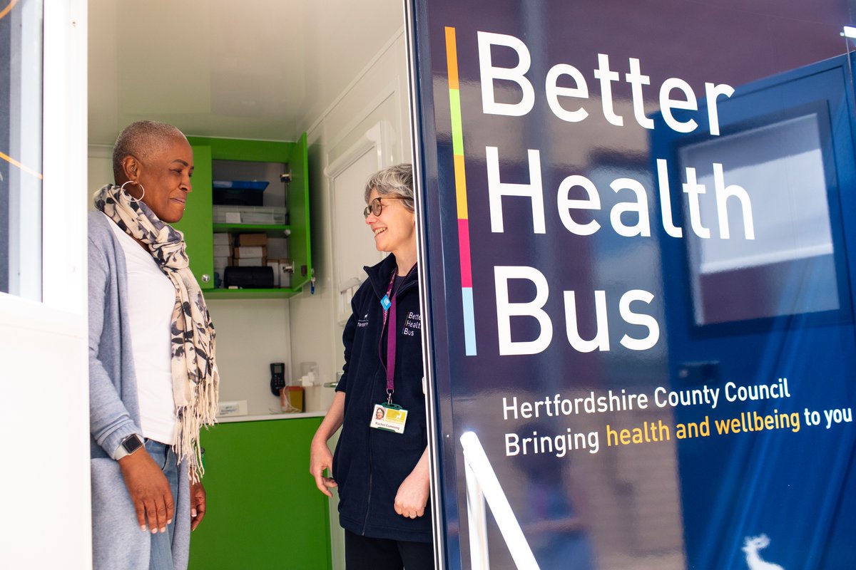 WelHatCouncil's tweet photo. 🚌 Visit the Better Health Bus in Hatfield!
❤️  The friendly team offers a range of FREE support, including NHS Health Checks, blood pressure checks, and stop-smoking support.

📍 White Lion Square
🗓️ Friday 7 August
🕙 10-4pm

👉 More info: https://t.co/jzVPI4csh6 https://t.co/0SfRksIBlb