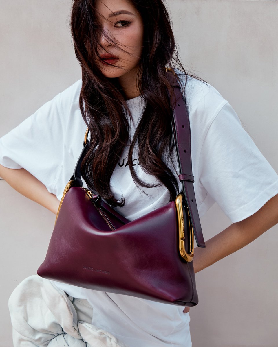 LapisaraFans's tweet photo. IG UPDATE : applelapisara
@Marcjacobs
#TheScene
#MarcJacobsTH
#MarcJacobs
#patluxurygroup
https://t.co/sHJDSrgPc4
#Applelapisara https://t.co/coQ53XZkHT