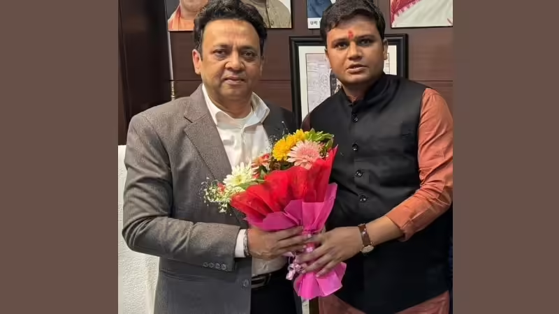 pathakrajt's tweet photo. भाजपा किसान मोर्चा के जिला उपाध्यक्ष कुलदीप शर्मा का जन्मदिन हर्षोल्लास के साथ मनाया गया
https://t.co/LqWv6JVMxt
#KuldeepSharma #BJPKisanMorcha #HappyBirthday #BirthdayCelebration #BJPCorruption 
@KuldeepSharmaUP https://t.co/dXiYC192Vj