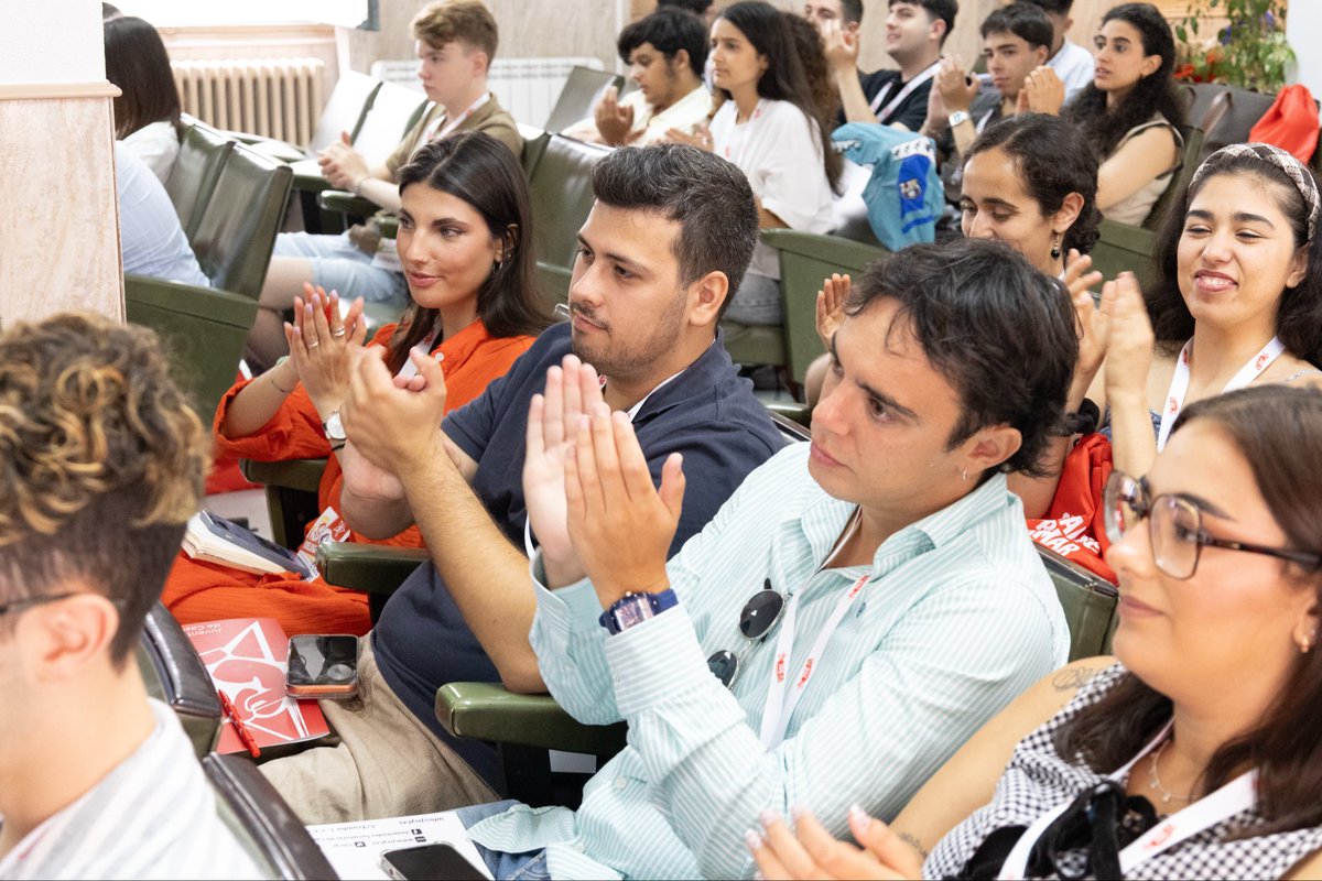 jsvalladolid's tweet photo. Finalizado el 14 Congreso de @JSCyL 
Enhorabuena a los compañeros de Valladolid que asumen responsabilidades orgánicas en la Ejecutiva Autonómica: 

💡Diego Vallejo, secretario general. 
💜Rossó Téllez, secretaria de Igualdad.
🌾Raul Crespo, secretario de Política Municipal. https://t.co/XfSo5mfAOk