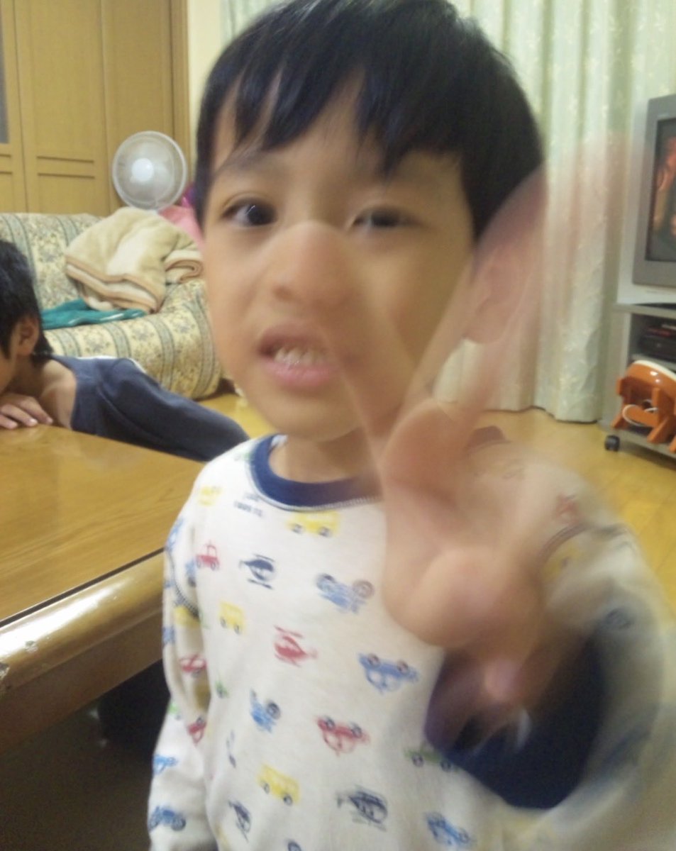 KentaMatuhasi's tweet photo. 絵が好きでトーマスとか描いたり走らしてたころです。 https://t.co/3o4jhhQtLL