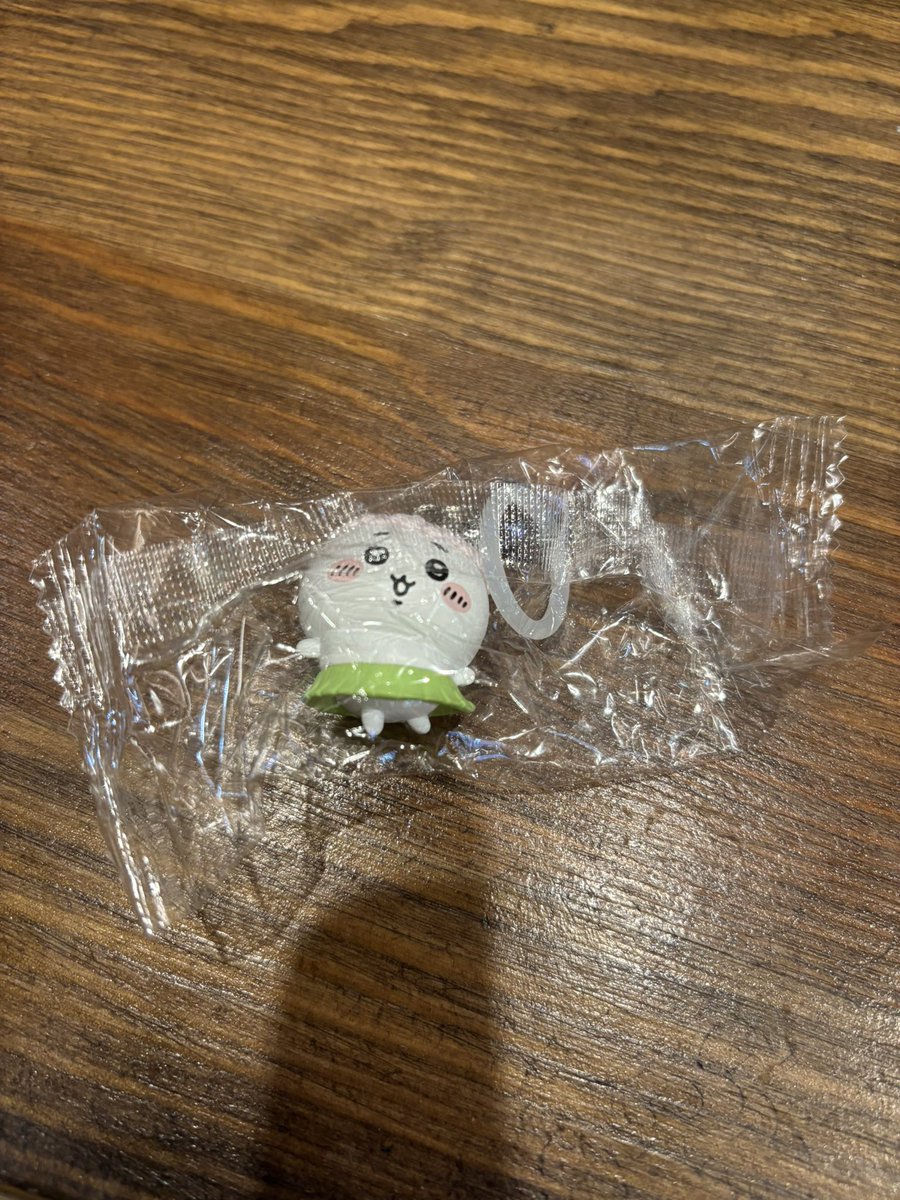 NeNe39921516's tweet photo. 【交換】映画ちいかわ　入場特典　
めじるしアクセサリー
チャームミニフィギュア 

譲：ちいかわ
求：モモンガ

郵送にて交換
検索からもお気軽にお声がけください🤝🏻 https://t.co/JH4qtbPLK9