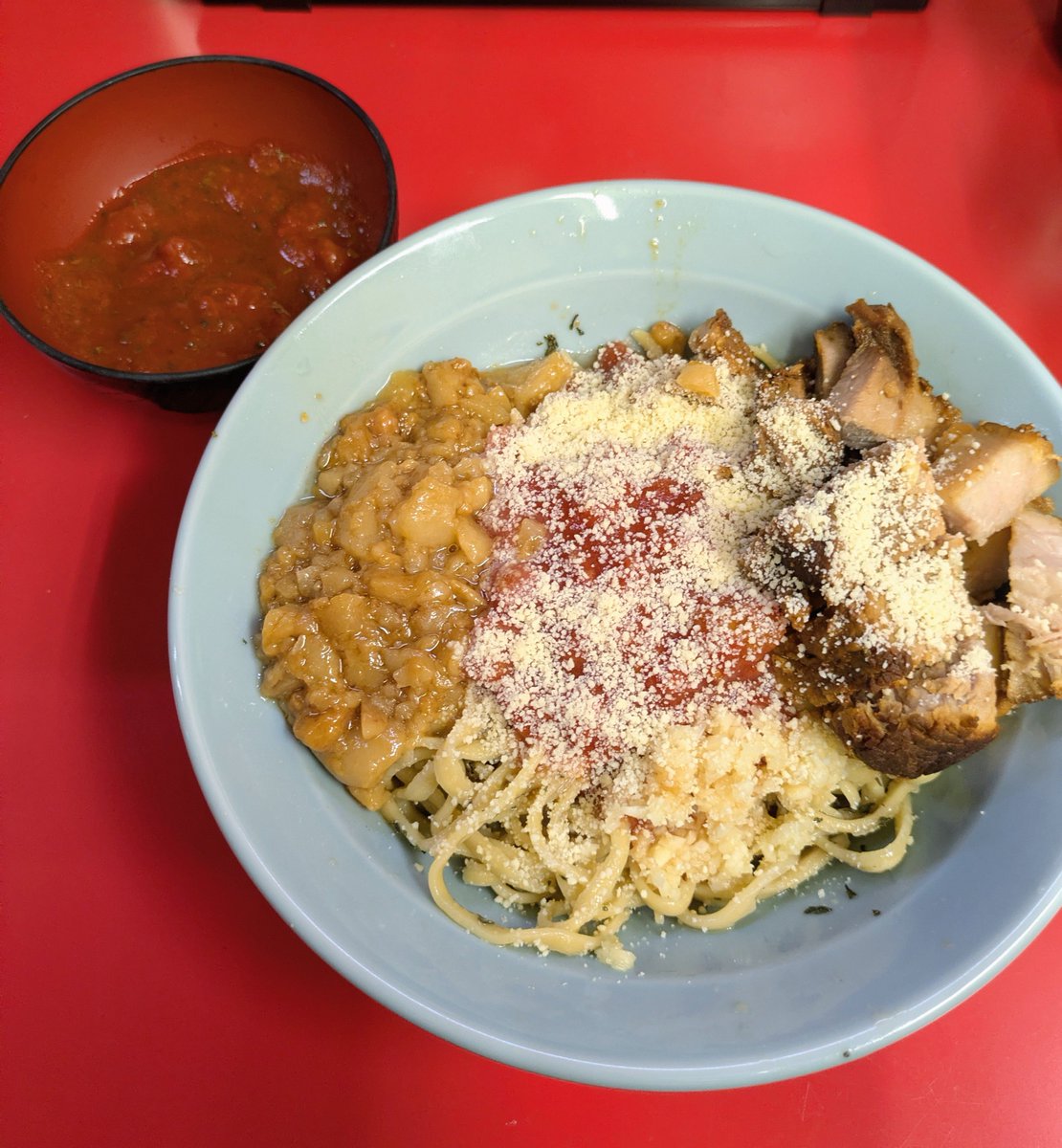 funazo's tweet photo. 富士丸東浦和店
【週限定】冷やしブタトマト
麺半分、ニンニク少なめ

先に行かれた方のおすすめの食べ方を真似したら美味しい！後半追いトマトして一味で辛さUPして完食。暑い日でもスルスルっといける富士丸アラビアータ🍅🌶️
ごちそうさまでした🍝✨️ https://t.co/pX335tvFbD