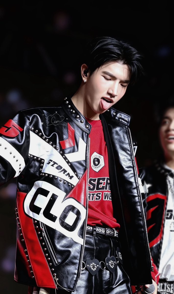 Cemme05's tweet photo. [250726] KEEN FOCUS

🥵🥵🥵🥵

CLOVER AT MONSTER FEST 26 
#MonsterMusicFestival2026xCLO_VER
#Keenkeno https://t.co/dbNN2sRHZ9