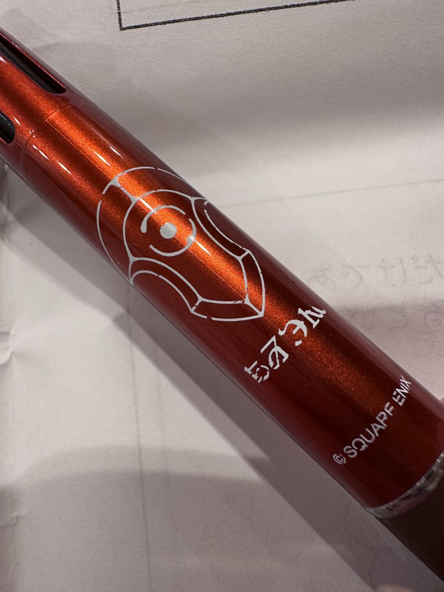 unknown_mww's tweet photo. ヒカセン展で買ったアゼムのボールペン、ペンケースに入れてたら剥げてきて泣き https://t.co/n2mWJbSmvN