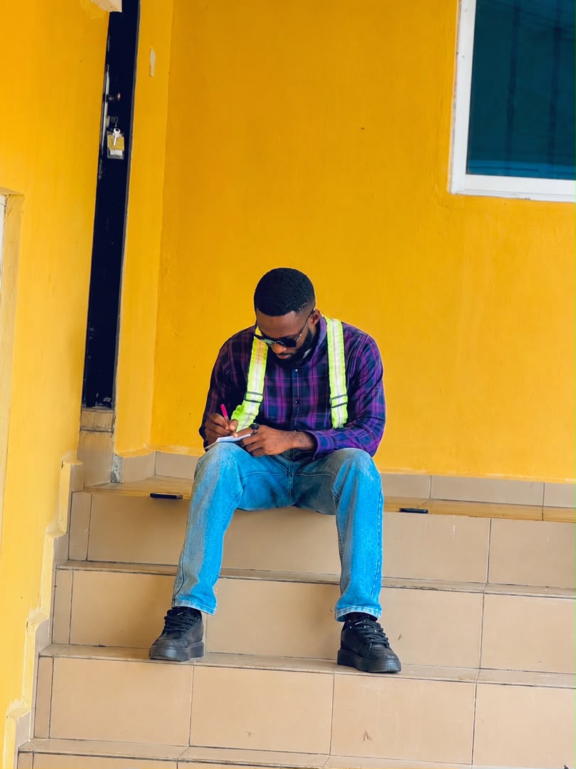 Yusuf2B's tweet photo. @abazwhyllzz For ur building construction and design I'm actively active just a DM away 🏗 https://t.co/LL0uSskoWU