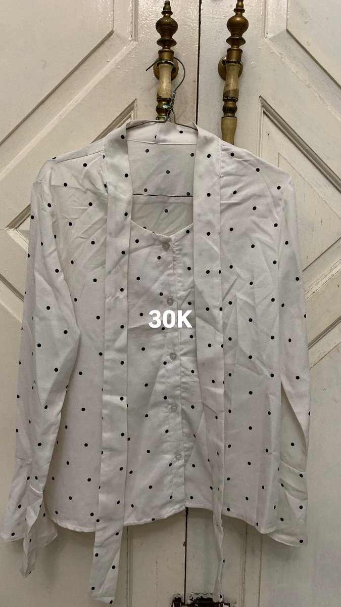 seonghyeonfiaui's tweet photo. wts preloved longsleeve atasan wanita cardi tweed polkadot putih 

yuk dm aja yg minat 😁💌 https://t.co/1hGWqvLTMx