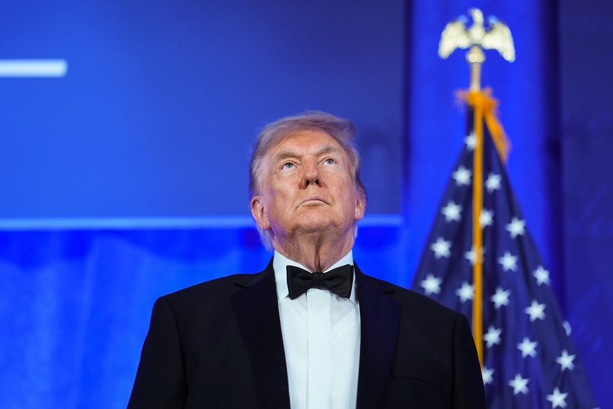LucasSa56947288's tweet photo. Look at Donald Trump’s neck during the White House correspondent dinner!

Can a neck doctor explain what’s up with Trump’s neck? https://t.co/NGDubHziR7