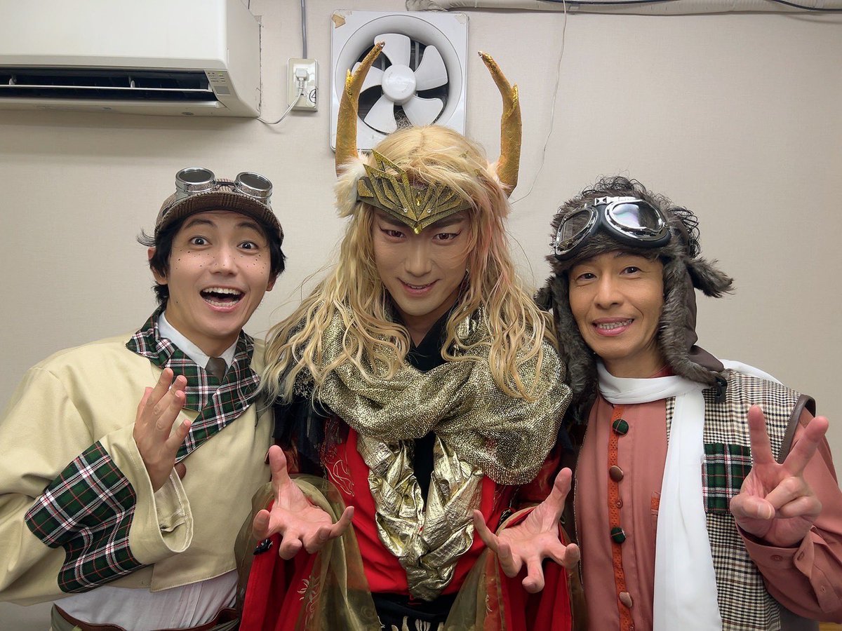 takadajunnosuke's tweet photo. 今日は1公演だけだったというのに
身体が悲鳴をあげてます

でもあと一回だから頑張る！

ご来場のお客様に全力の感謝を送ります

少しずつ色んな人と写真撮れた！！
嬉しい☺️
みんな天才

#鬼カノン https://t.co/Q4Re6muiYN