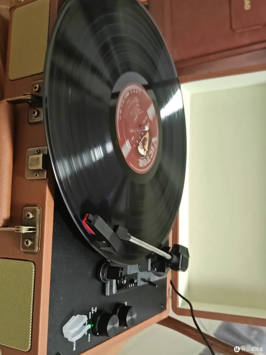 heather26px1's tweet photo. Lost in the warm flow of the city jazz playlist—every note feels like a little surprise waiting in a busy afternoon. https://t.co/5GJsBcB9qH