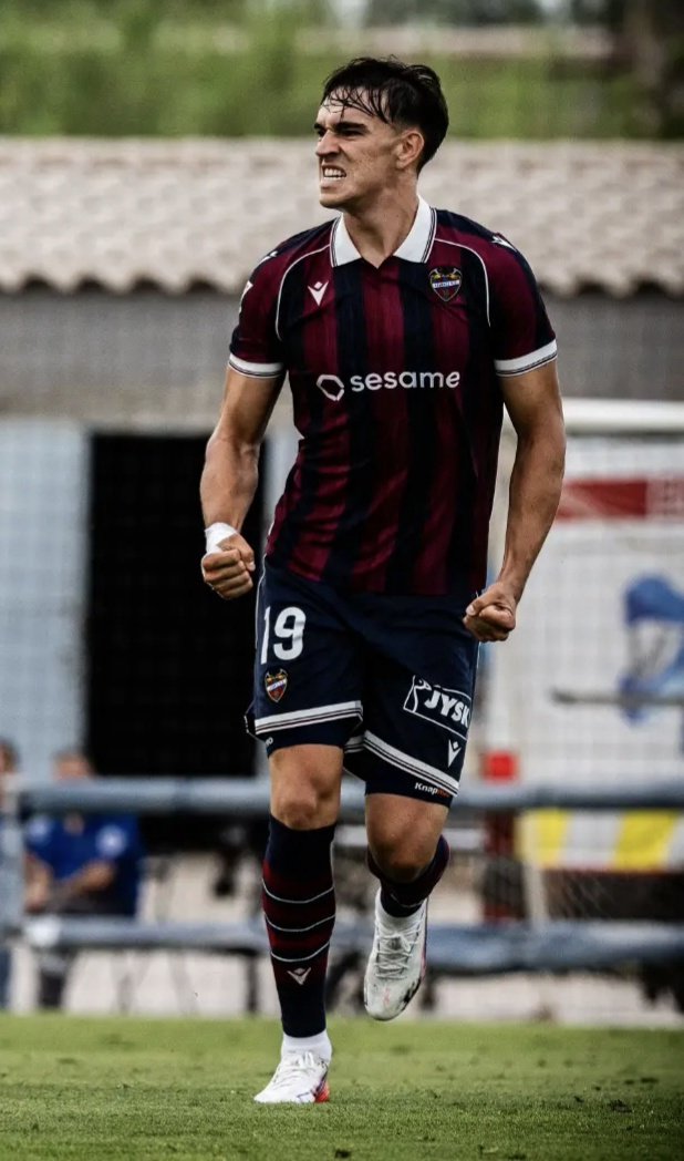 German_ml23's tweet photo. 🐸 INFO #LevanteUD
🚨 Última hora.
💰 Ahora mismo, IPSWICH TOWN, HULL CITY y BOLONIA son los 3 clubes predispuestos a abonar al LEVANTE la cláusula de 25 millones por CARLOS ESPÍ.
💭 El delantero medita cuál será su destino. https://t.co/BWfKQ2unpm