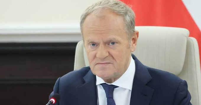 WojtekHagen2's tweet photo. Pamiętajcie o tej zakłamanej gębie przy dystrybutorach https://t.co/Hzns41SqUD