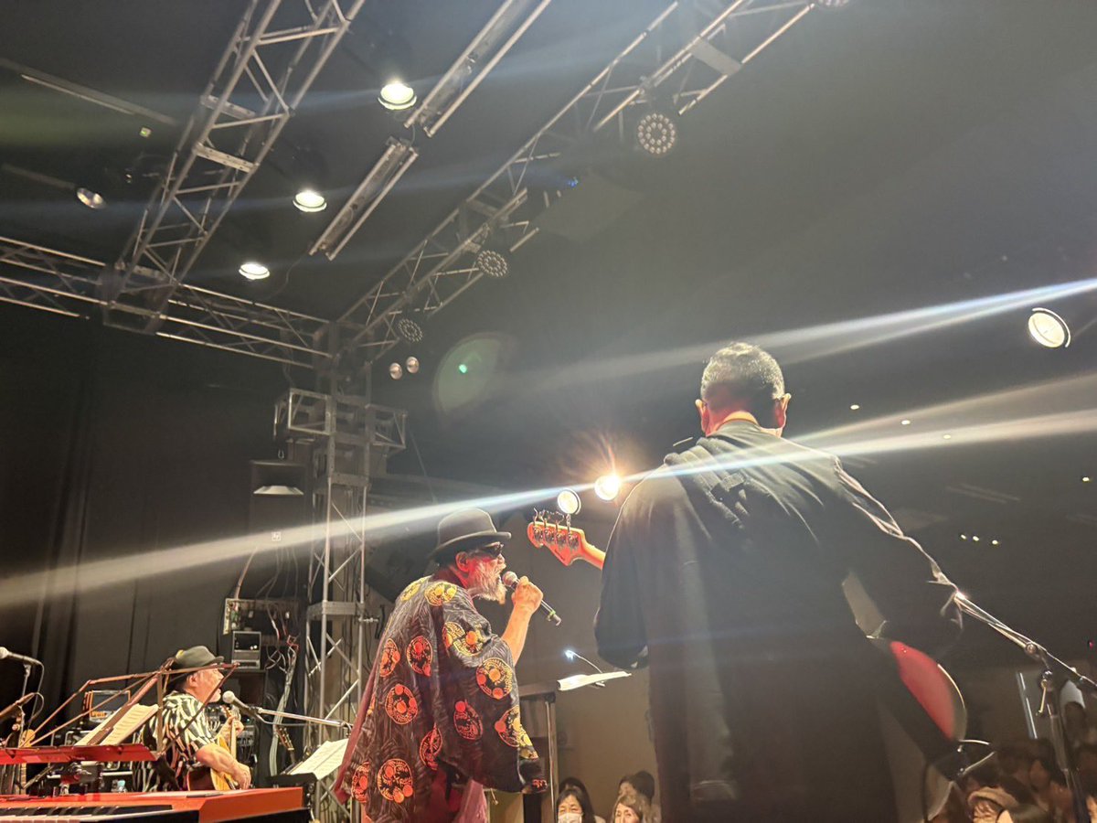 atelier_z_'s tweet photo. 原田真二さんデビュー50周年企画ライブ
ジェームス小野田さん、ジョプリン得能さんと一緒に3人でお祝い出演してきました
原田真二
中西圭三
ダイヤモンド⭐︎ユカイ
Obu Cob W/ WAKKY
エレナファウンデ
ジ・白川バンド
#原田真二
#中西圭三 
#ダイヤモンドユカイ 
#ジェームス小野田 
#ジョプリン得能 https://t.co/YUkcq6gC2e