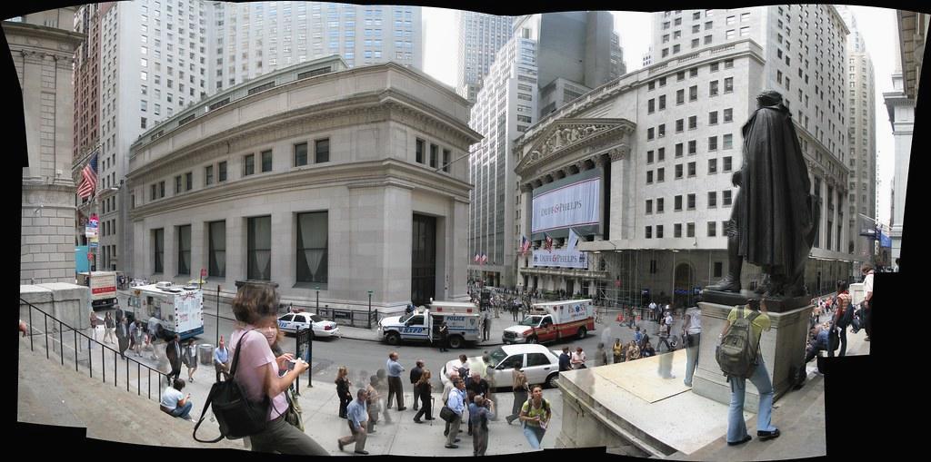 DidiNiall's tweet photo. Crypto correlation with Nasdaq declines. Bitcoin becoming a standalone macro asset. Decoupling bullish. https://t.co/3sFVYBOFLT