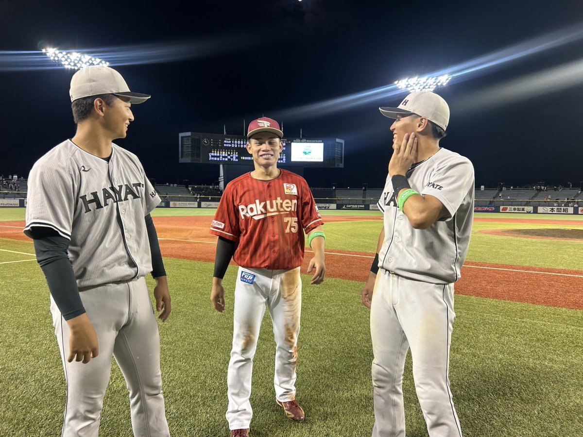 hayate_bc's tweet photo. 久々の3ショット？！🫣
元 #茨城アストロプラネッツ 戦士でパシャリ📸

#佐藤友紀 選手
#廣沢新太郎 選手
#陽柏翔 選手

楽しそうにお話していたみたいです🫶

#ナミックスフレッシュオールスターゲーム2026
#東北楽天ゴールデンイーグルス
#ハヤテベンチャーズ静岡 #hayate_bc https://t.co/e1TVUhrzE2